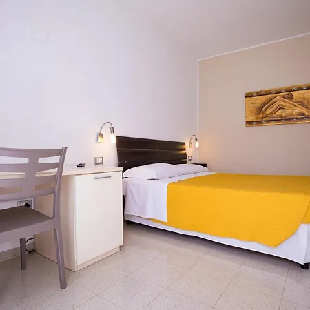Donnosanto Aparthotel Torre Santa Sabina
