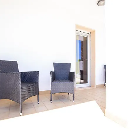 Donnosanto Aparthotel 3*