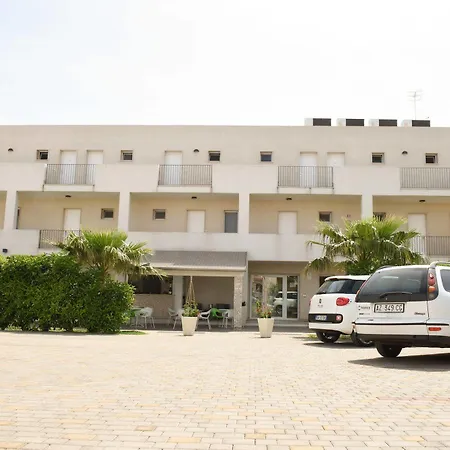 Donnosanto Aparthotel Torre Santa Sabina