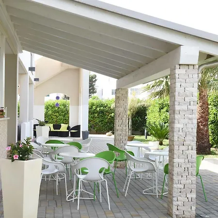 Donnosanto Aparthotel 3*