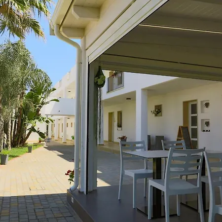 Donnosanto Aparthotel 3*